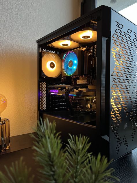 Orange Pc Setup, Build A Pc, Pc Builds, Gaming Pc Build, Pc Build, Computer Build, Pc Setup, Gaming Pc, Game Room