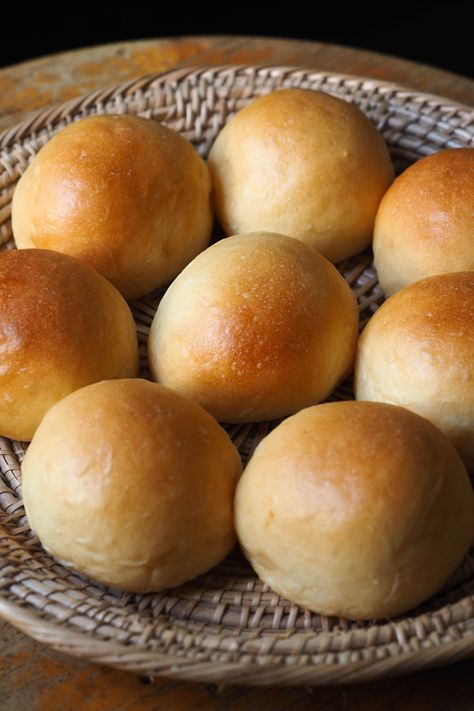 No Yeast Dinner Rolls Recipe - Ready To Eat In Under 30 Minutes Gluten Free Dinner Rolls No Yeast, Quick Rolls No Yeast, Easy Dinner Roll, Yeast Dinner Rolls Recipe, Dinner Rolls Recipe Homemade, Yeast Dinner Rolls, Gluten Free Dinner Rolls, Quick Dinner Rolls, Dinner Rolls Easy