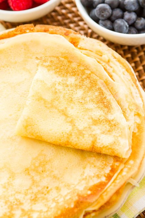 Almond Flour Crepes, Low Carb Crepe, French Crepe Recipe, Swedish Pancakes, Crepe Recipe, Homemade Nutella, Savory Crepes, Crepe Recipes, Keto Recipes Dinner