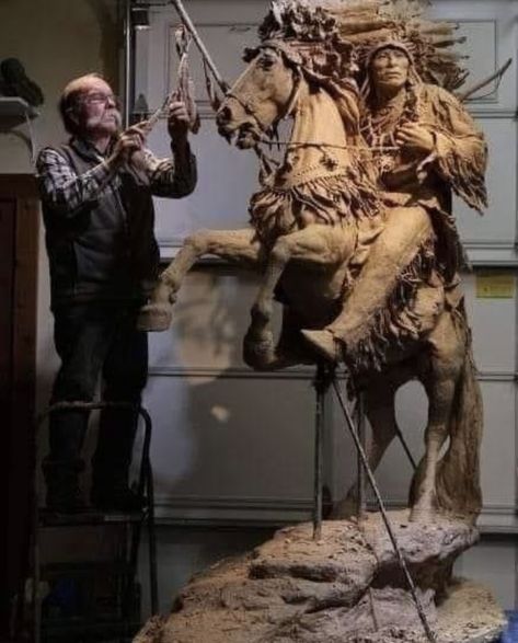 Wood Carving Art Sculpture, Anatomy Sculpture, Native American Warrior, Art Studio Design, Western Artist, Figurative Artwork, Native American Peoples, Cowboy Art, Wood Carving Art