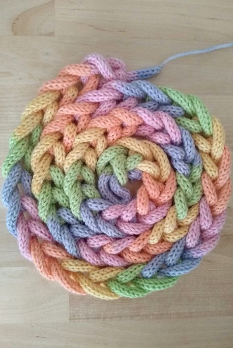 Spool Knitting Projects Ideas, Spool Knitting Ideas, Icord Knitting Projects, French Knitting Projects, I Cord Projects, Diy French Knitting, Icord Ideas, Cord Projects, Knitted Cord