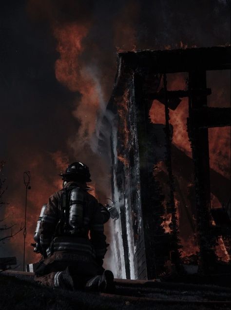 Farenheight 451 Aesthetic, Fahrenheit 451 Aesthetic, Fire Fighter Aesthetic, Firefighter Images, Firefighter Photography, Fire Academy, Becoming A Firefighter, 2023 Books, English Project