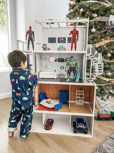 Doll House For Boys Diy, Boy Dollhouse, Doll House For Boys, Diy Superhero, Dino Theme, Superhero Dolls, Kids Doll House, Diy Barbie House, Superhero Bedroom