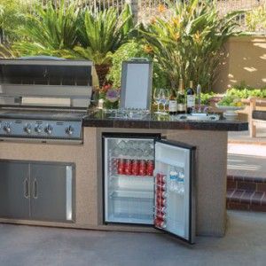 3 Good Things To Know About Outdoor Refrigerators | 3GoodOnes.com Diy Grill Island, Garden Gazebos, Small Outdoor Storage, Outdoor Grill Island, Diy Patio Ideas, Refrigerator Kitchen, Island Storage, Outdoor Fridge, Patio Grill