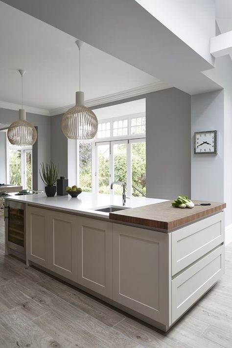 Esteem - Mowlem & Co bespoke and handmade kitchens Kitchen Diner Family Room, Modern Shaker Kitchen, Country Kitchen Island, Kitchen Island Makeover, White Gloss Kitchen, Freestanding Kitchen Island, Kitchen 2021, Ikea Kitchen Island, Ikea Kitchen Design