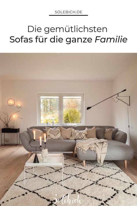 Die gemütlichsten Sofas für dein Zuhause! Foto: haus_tannenkamp #solebich #sofa #wohnzimmer #gemütlich #groß #grau #familiensofa #familie #couch Comfortable Sofa, Living Room Decor Apartment, Lounge Room, New Room, Sofa Set, Home Decor Inspiration, Room Inspiration, Room Design, Living Room Decor