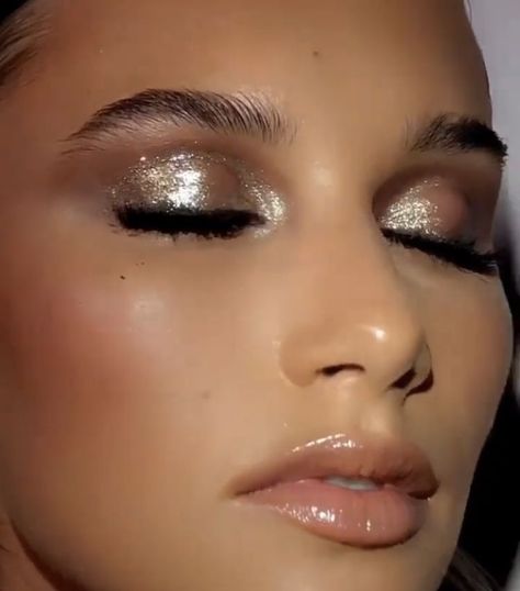 Very Easy Makeup, Glittery Makeup, Smokey Makeup, Mekap Mata, 20 Makeup, Swag Makeup, Smink Inspiration, Dope Makeup, Easy Makeup