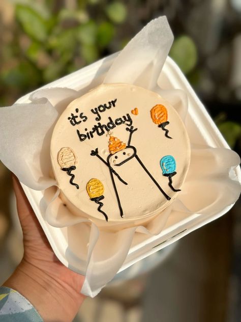 Simple Small Cake Designs, Aesthetic Bento Cake Design, Mini Cakes Ideas Birthday Simple, Bento Birthday Cake Design, Bento Cake For Birthday, Bento Cake Simple, Bento Cake Designs, Simple Bento Cake, Happy Birthday Bento Cake