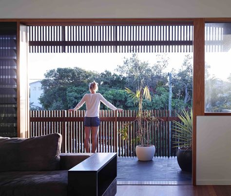 Beach House Pictures, Shaun Lockyer, Brisbane Architects, Contemporary Beach House, Timber Battens, Sunshine Beach, House Balcony, Beach House Exterior, Coastal Aesthetic