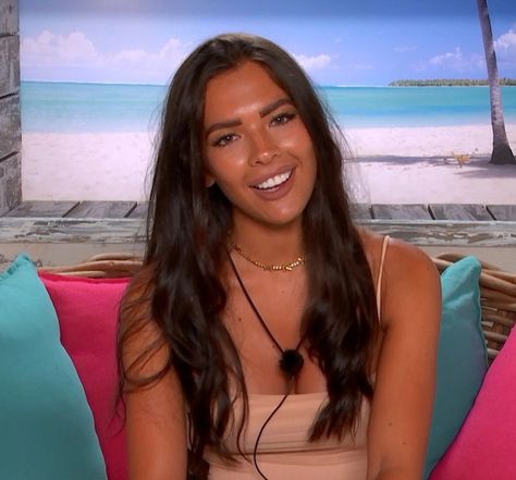 LOVE Island’s Gemma Owen has got the man she wanted after coupling up with Davide Sanclimenti. But tonight it looks like she could be about to perform a screeching U-turn. Michael Owen’s daughter is heard telling Liam Llewellyn: “Me being in a couple with him hasn’t changed how I feel about you.” Davide, 27, chose […] Davide Sanclimenti, Gemma Owen, Confident Body Language, Michael Owen, U Turn, Island Girl, Love Island, Body Language, History Books