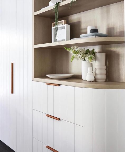 • Z + S Design Crush • Panelled Doors🚪 Stuck on how to add a bit of punch 🤛🏻 to your new kitchen or bathroom? Opting for panelled cabinetry… Joinery Details, V Groove, Home Reno, Diy Kit, Leather Handles, Built Ins, Home Decor Kitchen, House Inspiration, Joinery