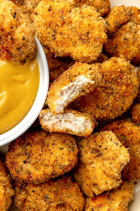 Chicken Nuggets Skinnytaste, Chicken Recipes Low Carb, Chicken Nugget Dipping Sauce, Healthy Chicken Nuggets, Frozen Chicken Nuggets, Baked Chicken Nuggets, Chicken Nugget Recipes, Nuggets Recipe, Ground Chicken Recipes