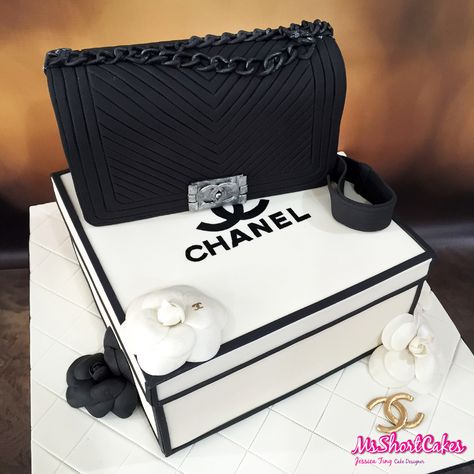 Classic Black and white, Gold, Luxe. Coco Chanel Cake, 50th Birthday Cake For Women, Chanel Birthday Cake, Purse Cakes, Chanel Birthday Party, Torte Creative, Chanel Cake, Handbag Cakes, Chanel Birthday