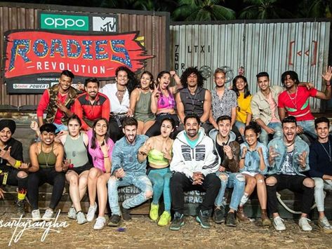 https://latesttrendnews.com/serial-gossip-mtv-roadies-revolution-best-20-contestants-get-selected-for-the-roadies-journey/ Mtv Roadies, Latest Trend, Instagram Models, Reality Show, Mtv, Comic Book Cover, Books