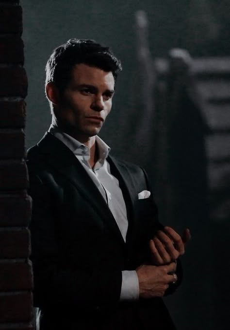 #iconsoft #icons #icon Daniel Gillies Aesthetic, Elijah Mikaelson Wallpaper, Elijah Mikaelson Icon, Elijah Aesthetic, Elijah Mikaelson Aesthetic, The Vampire Diaries Elijah, Tvd Elijah, The Originals Elijah, Vampire Diaries Elijah