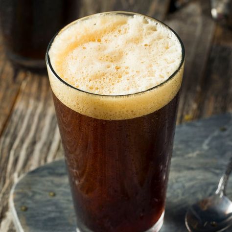 What is Nitro Coffee? Nitro Cold Brew Starbucks, Copycat Drinks, Sweet Coffee Drinks, Copycat Starbucks Drinks, Cold Brew Recipe, Nitro Coffee, Nitro Cold Brew, Iced Coffee Drinks, Liquid Nitrogen