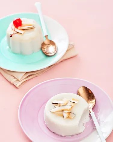 Recipe: Coconut Panna Cotta | Kitchn Dairy Free Dessert Easy, Cooking With Coconut Milk, Coconut Cream Recipes, Coconut Panna Cotta, Coconut Milk Recipes, Easy Meal Ideas, Coconut Whipped Cream, Dairy Free Dessert, Milk Recipes