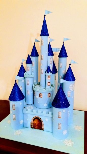 Preschool Creative Art, Hearts Paper Crafts, Castle Crafts, Cardboard Castle, Crafts For Kids Easy, Preschool Arts And Crafts, Handmade Christmas Crafts, Hand Crafts For Kids, Toilet Paper Roll Crafts