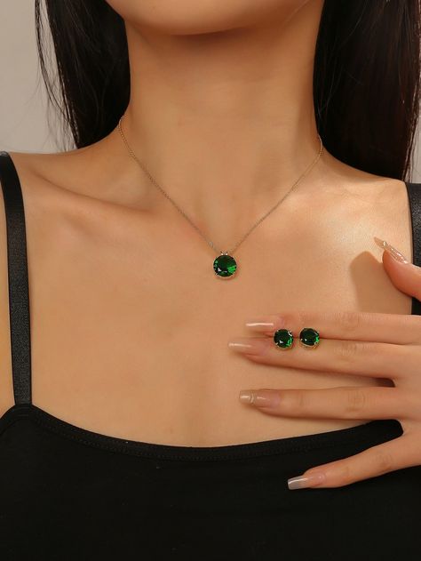 Green Wedding Necklace, Drop Pendant Necklace, Nail Art Kit, Women's Jewelry Sets, Classy Jewelry, Watches Women Fashion, Necklace Women, Drop Pendant, Green Wedding