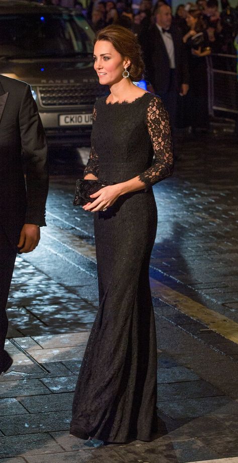 Image Vestidos Kate Middleton, Kate Middleton Style Dresses, Modest Evening Gowns, Black Tie Event Dresses, Kate Middleton Style Outfits, Düşes Kate, Princesse Kate Middleton, Looks Kate Middleton, Elisabeth Ii