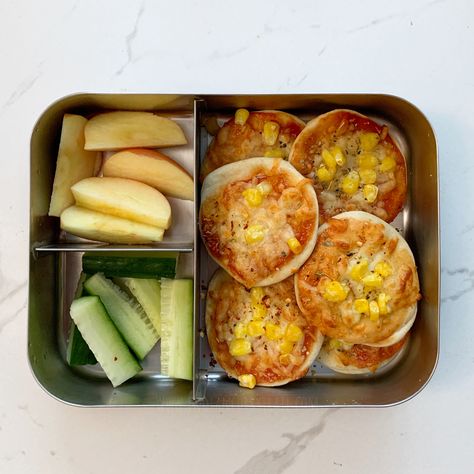 Good For School Lunches, Breakfast Lunchbox Ideas, School Lunch And Snacks, Cute Lunchbox Ideas, Food For School Lunches, Lunchbox Pizza, Lunchbox Ideas For School, Breakfast For School, Breakfast Ideas For School