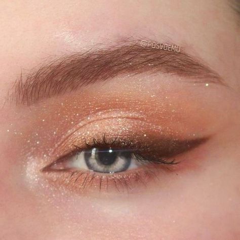 Glam simple eye makeupshimmery simple eye makeup Teknik Makeup, Make Up Designs, Eye Makeup Pictures, Smink Inspiration, Hooded Eye Makeup, Braut Make-up, Makijaż Smokey Eye, Makeup Eye Looks, Makeup Hacks