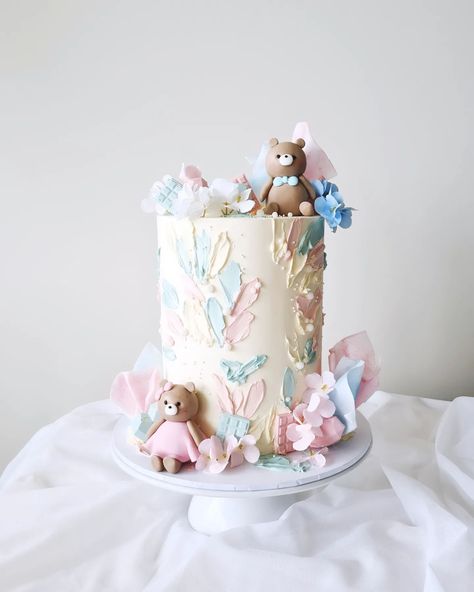 A lovely pink and blue gender reveal cake 🩷🩵 {Genderreveal} #pinkorblue #genderrevealfun #genderrevealcake #boyorgirl💗💙 #petalbuttercream #genderrevealparty #welcomebaby #genderrevealideas #sanctuarylakes #pointcookmums #mumstobe #mumtobe2024 #pointcookcakes #pointcook #upperpointcook #saltwatercoast #saltwaterestate #saltwatercoastestate #lincolnheath #alamandaestate #alamanda #featherbrook #featherbrookeestate #Seabrook Boho Gender Reveal Cake, Blue Gender Reveal Cake, Pink And Blue Gender Reveal, Blue Gender Reveal, Gender Reveal Cake, Candy Cake, Reveal Ideas, Welcome Baby, Cookie Cake