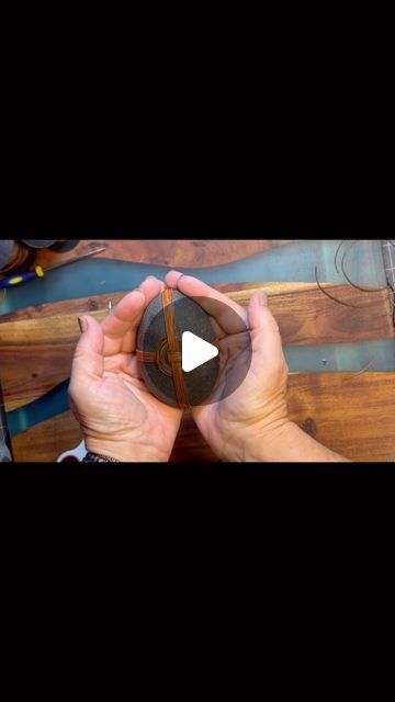 Diy Wrapped Rocks, How To Wrap Stones, Rock Wrapping Diy, Wrapped Rocks Tutorial, How To Wrap Rocks, Rock Wrapping Tutorial, Stone Wrapping Macrame, Macrame Stone Wrapping Tutorial, Wrapping Rocks