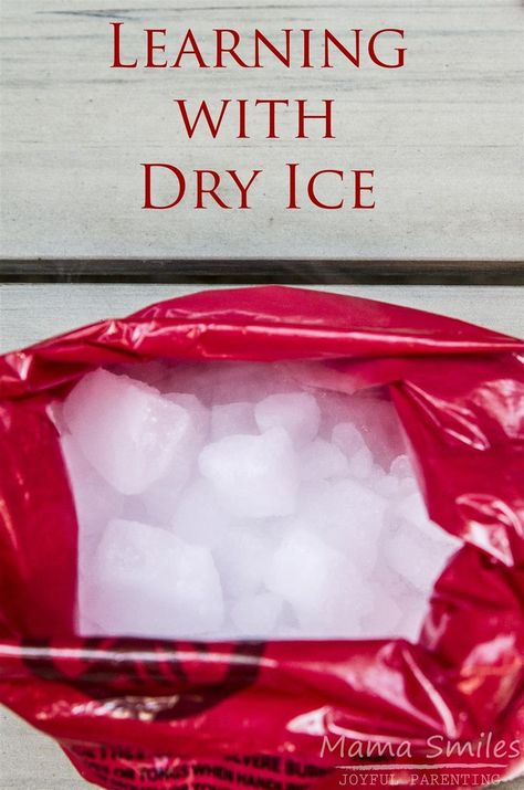 5 easy dry ice experiments to amaze kids. Discover sublimation and learn basic physics and chemistry with these engaging and easy dry ice experiments. Great for school or home learning. #edchat #STEMed #STEAMed #Kidsactivities Dry Ice Ice Cream, Dry Ice Halloween, Homeschool Chemistry, Ice Experiments, Dry Ice Experiments, Halloween Science Activities, Ice Ideas, Ice Ice Cream, Physics And Chemistry