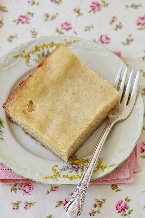 Maple gooey butter cake3 Vanilla Birthday Cake Recipe, Gooey Butter, Bigger Bolder Baking, Cream Cheese Topping, Baking Cookbooks, Making Butter, Maple Butter, Gooey Butter Cake, Fresh Cake