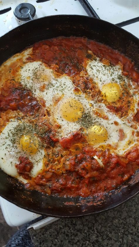 Shakshuka Aesthetic, Easy Recipes For Beginners, Food Drink Photography, Food Therapy, Yummy Comfort Food, Happy Foods, Food Is Fuel, Veg Recipes, Food Diary