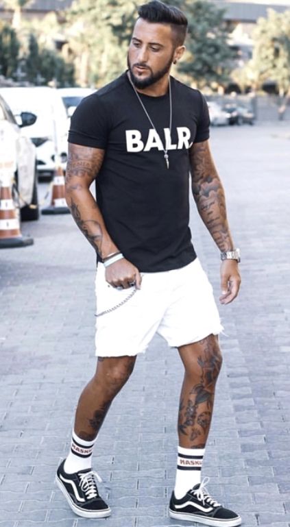 High Tops And Shorts, Tops And Shorts, Tie Shorts, Shorts Men, Black Trousers, Black Sneakers, White Shirts, Mens Street Style, Black T Shirt