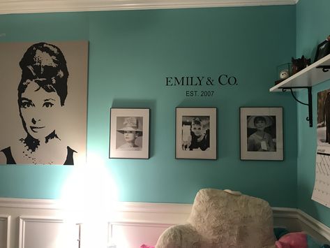 Tiffany And Co Room Ideas, Tiffany And Co Bathroom Ideas, Tiffany Decor Home, Tiffany Bedroom Ideas, Tiffany And Co Room Decor, Tiffany Room Decor Ideas, Tiffany And Co Bedroom Ideas, Tiffany Blue And Pink Bedroom, Tiffany Blue Accent Wall