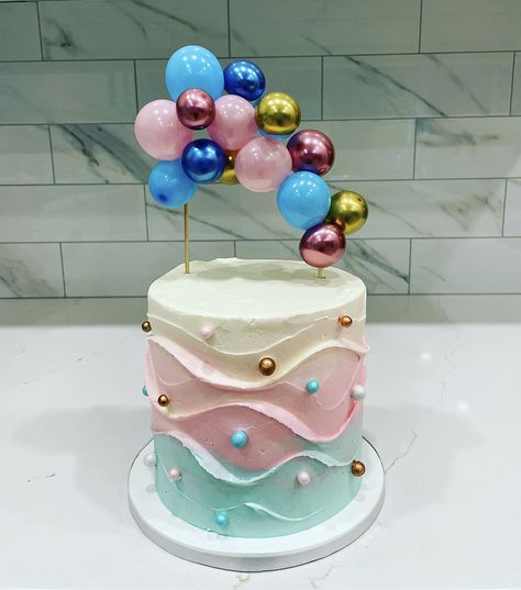 Ombre Cake Design, Wave Cake Tutorial, Wave Cakes Buttercream, Gender Reveal Ombre Cake, Frosting Waves On Cake, Pink Ombre Drip Cake, Simple Gender Reveal Cake Pink And Blue, Trend Cake, Ombre Rosette Cake