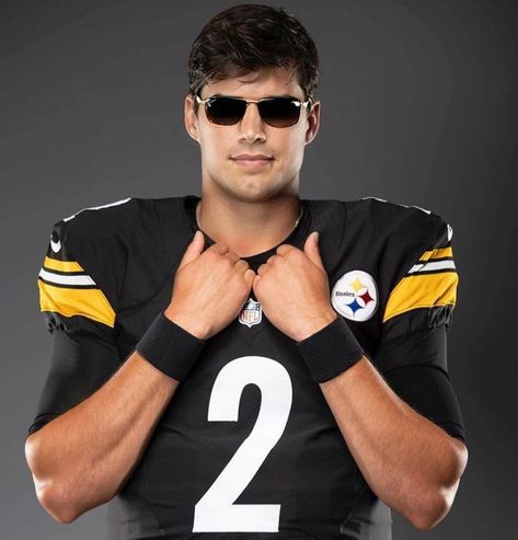 Steelers Loyalty’s Instagram post: “This is a big revenge game coming up for Mason Rudolph. He needs to play well to show that he can be a future starting QB in the NFL, and…” Mason Rudolph Steelers, Mason Rudolph, Nfl Championships, Steelers Girl, Go Steelers, Pittsburg Steelers, Pittsburgh Steelers Football, American Football Team, Steelers Football