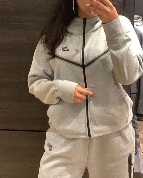 Nike Tracksuit Outfit Women, Nike Tracksuit Outfit, Womens Tracksuit Outfit, Nike Tech Fit, Tracksuit Outfit Women, Nike Tech Tracksuit, Nike Tech Jacket, Tech Outfit, Womens Tracksuit