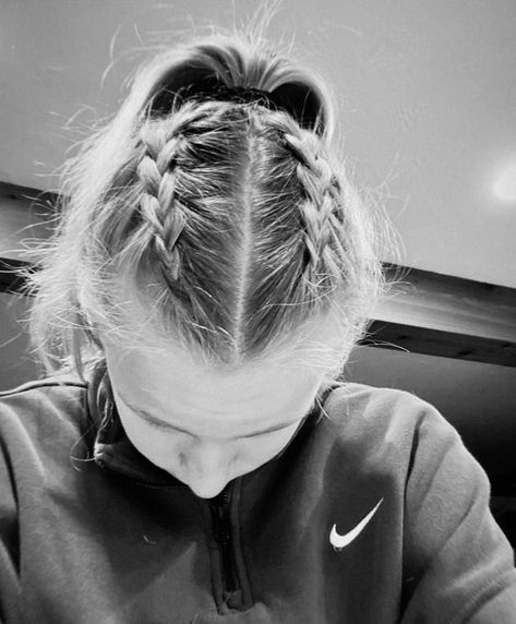 Judo Hairstyles, Gymnastics Hair Styles, Handball Hairstyles, Soccer Game Hairstyles, Hairstyles For Gymnastics, Runner Hairstyles, Cute Gym Hairstyles, Football Game Hairstyles, Paint Ideas 2023