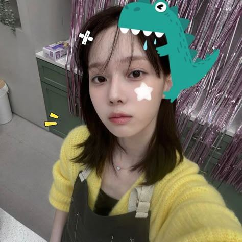 aespa winter giselle karina ningning pfp icon icons port ulzzang tomboy boyish girl gretty yellow dinosaur Ulzzang Tomboy, Ningning Pfp, Yellow Dinosaur, Giselle Karina, Boyish Girl, Winter Giselle, Human Icon, I Love Winter, Aespa Winter