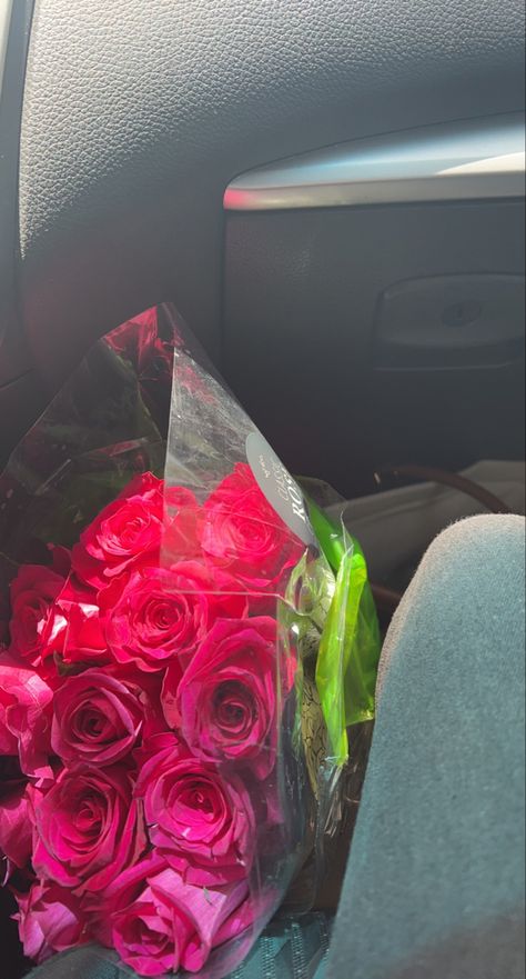 Flowers For Girlfriend, Disco Aesthetic, Luxury Flower Bouquets, Jelly Wallpaper, Birthday Ideas For Her, Flowers Instagram, Goddess Decor, Beautiful Pink Roses, Cute Tattoos For Women