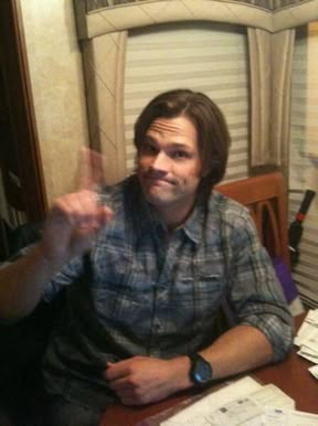 Jared Padalecki Birthday, Sam Winchester Funny, Supernatural Pfp, Spn Dr, Supernatural Actors, Supernatural Fan Art, Supernatural Pictures, Sam Dean, Jared And Jensen