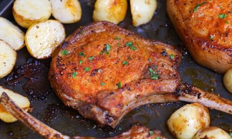 Learn how long to bake pork chops to crispy, golden perfection whether you are using boneless or bone in pork chops Pork Ribeye, Bake Pork Chops, Oven Pork Chops, Thick Cut Pork Chops, Bone In Pork Chops, Baked Pork Chops Oven, Meat And Potatoes, Pork Chop Recipes Baked, Juicy Pork Chops