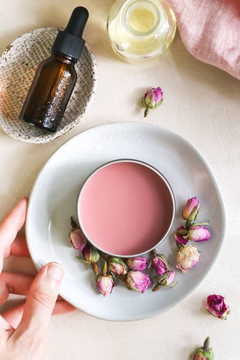 Rose Salve, Rosebud Salve, Natural Skincare Recipes, Salve Recipes, Hello Glow, Natural Beauty Recipes, Diy Beauty Recipes, Rose Essential Oil, Skin Glow