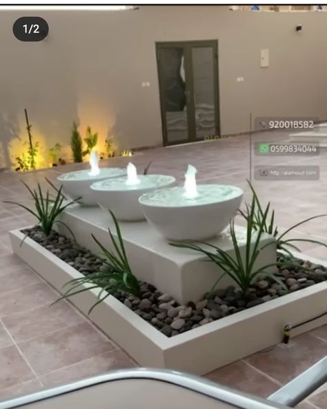 Front Yard Water Fountain Ideas, Entrance Fountain, Front Yard Fountain, Yard Fountain, Water Wall Fountain, Modern Water Feature, Front Landscape, Bali Decor, Water Fountain Design