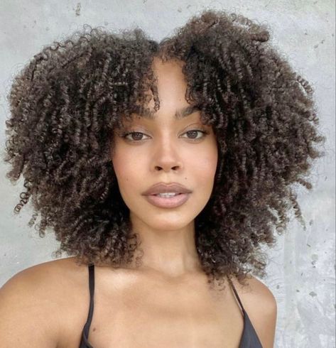 Layered Curly Haircuts, Curly Afro Hair, Curly Cut, Curly Fro, Beautiful Black Hair, Feed In Braids Hairstyles, Big Curly Hair, Beautiful Natural Hair, Hairdos For Curly Hair