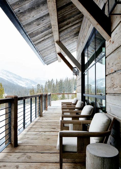 Modern Ski House, Shawn Henderson, Chalet Exterior, Mountain Home Exterior, Modern Chalet, Terrasse Design, Ski Cabin, Chalet Interior, Montana Homes