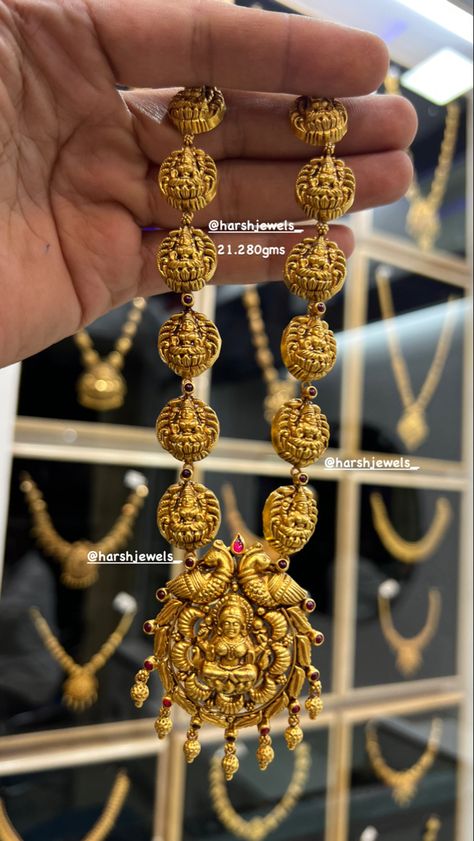 Nakshi Jewellery Choker, Light Weight Nakshi Haram, Gold Nakshi Haram Designs, Light Weight Long Haram Gold With Grams, Gold Necklace Set 30 Grams, Light Weight Antique Gold Necklace, Gold Necklace Set 20 Grams Antique, Light Weight Gold Jewellery Indian With Grams, 20 Grams Gold Necklace Designs Indian