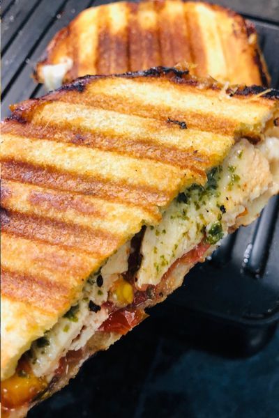 Chicken Caprese Panini, Best Panini Recipes, Chicken Panini Sandwiches, Panini Press Recipes, Chicken Caprese Sandwich, Panini Ideas, Woodland Picnic, Caprese Panini, Panini Recipes Chicken