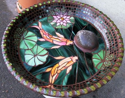 Mosaic Bird Bath, Bird Bath Ideas, Bird Bath Planter, Mosaic Birdbath, Mosaic Vase, Mosaic Garden Art, Mosaic Birds, Mosaic Tile Art, Mosaic Stained