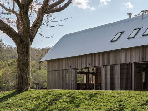 Gallery of The Barn House / Paul Uhlmann Architects - 8 Australian Sheds, American Barn, Converted Barn, Modern Barn House, Barns Sheds, Studios Architecture, Rural Retreats, Shed Homes, Inspire Me Home Decor