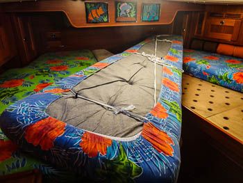 Used Sailboats, Trawler Boats, Liveaboard Sailboat, Sailing Life, Boat Bed, Liveaboard Boats, Boat Living, Boat Interior Design, Chris Craft Boats